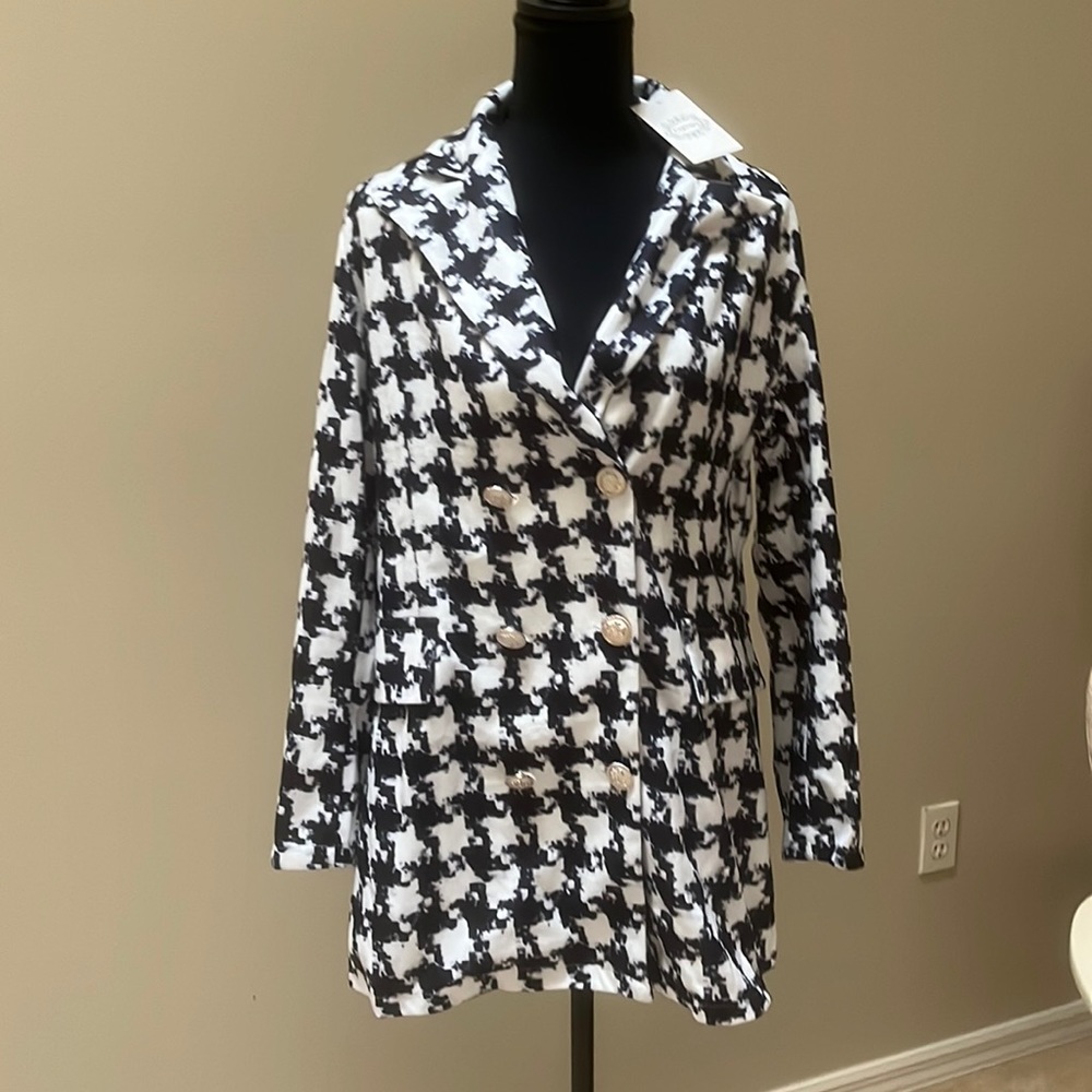 Long houndstooth jacket